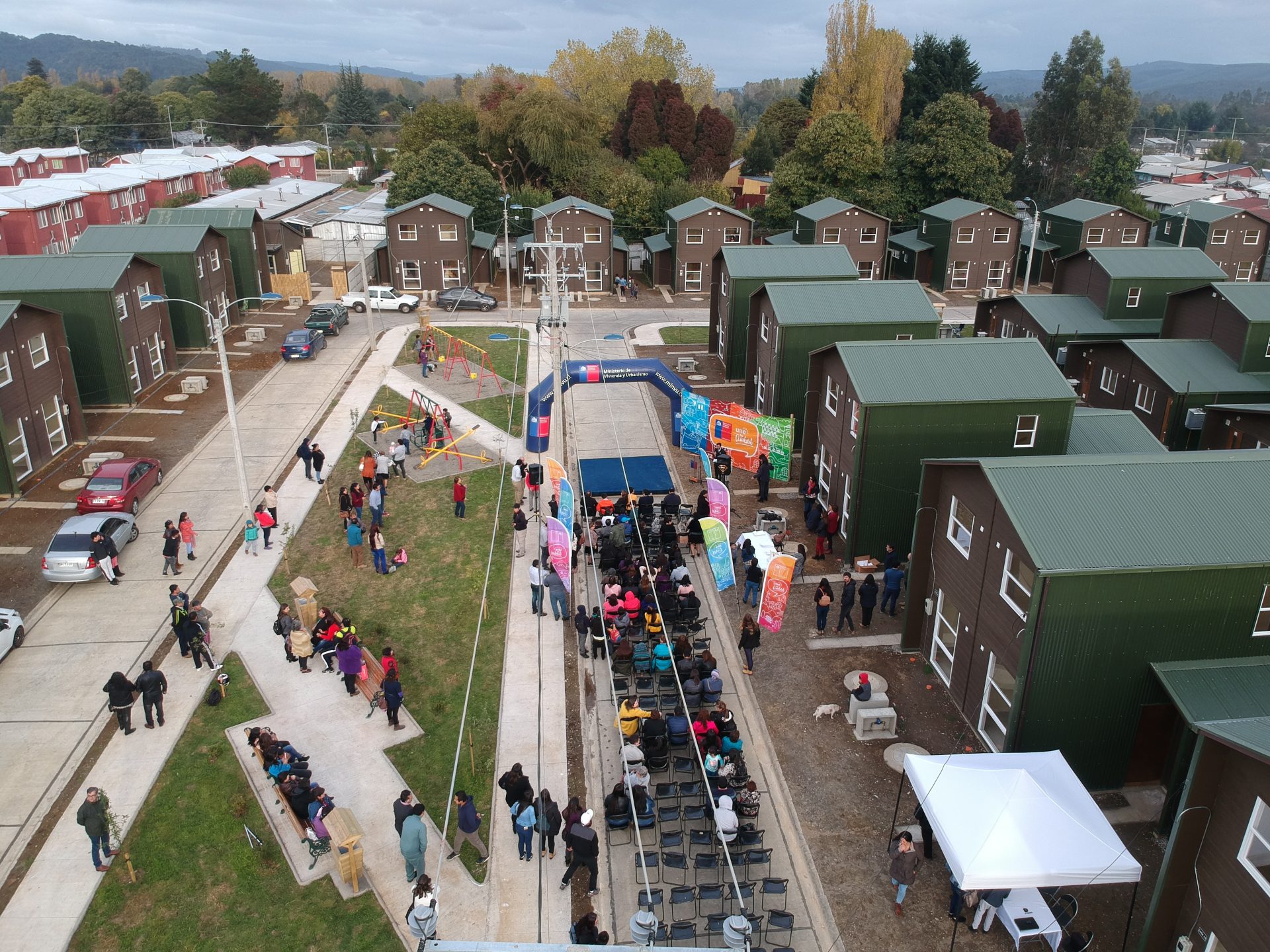 Familias reciben llaves de sus casas en proyecto Reina Sofía de Valdivia