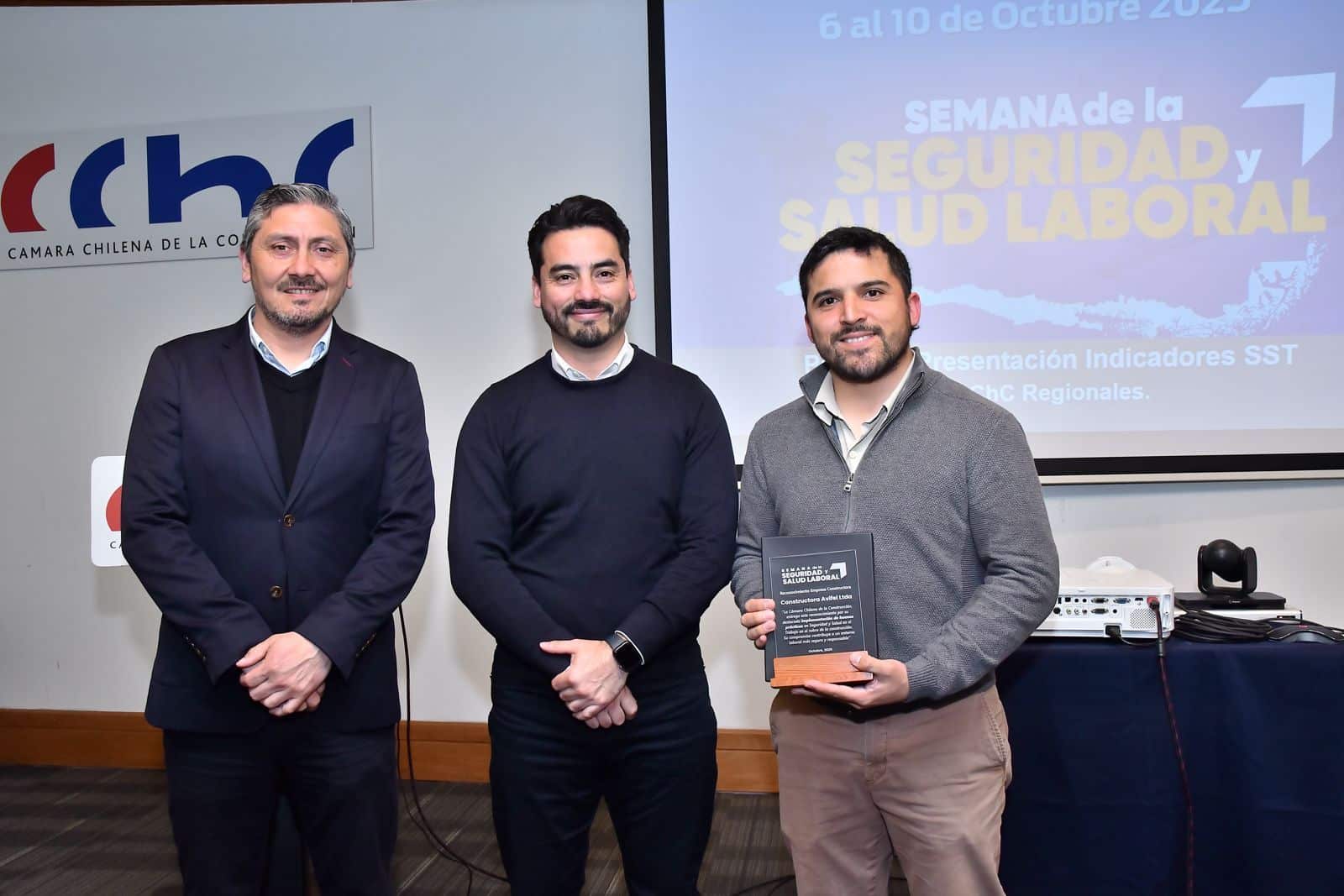 Avifel recibe galardón CChC en Seguridad y Salud Laboral